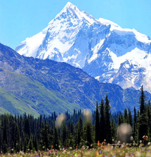 north xinjiang snow-mountain.jpg north xinjiang snow-mountain.jpg