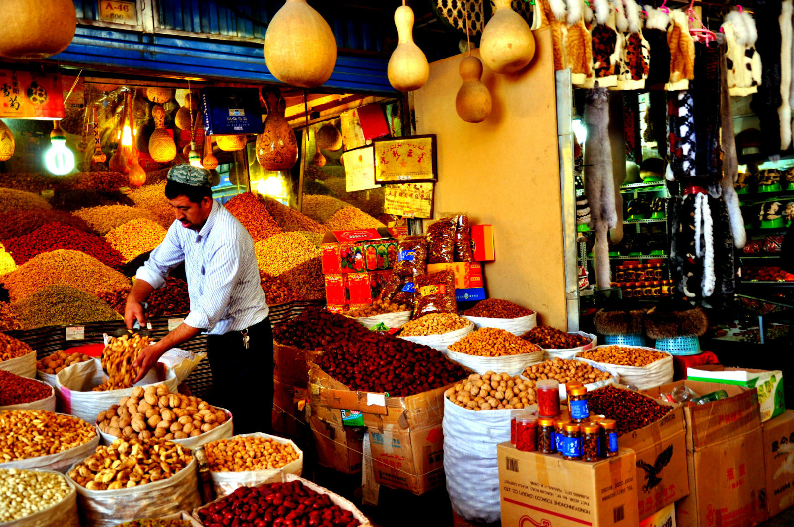 bazaar.jpg bazaar.jpg